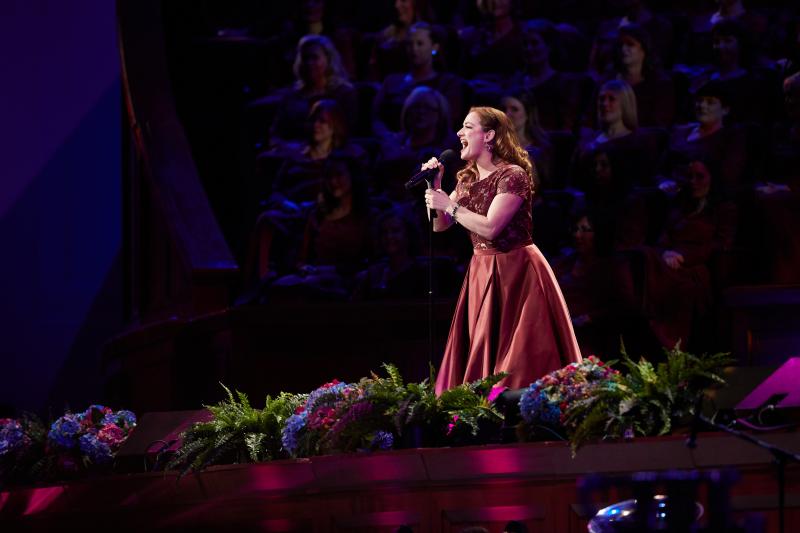 Review: Matthew Morrison and Laura Michelle Kelly Join Mormon Tabernacle Choir for Tribute to Rodgers and Hammerstein 