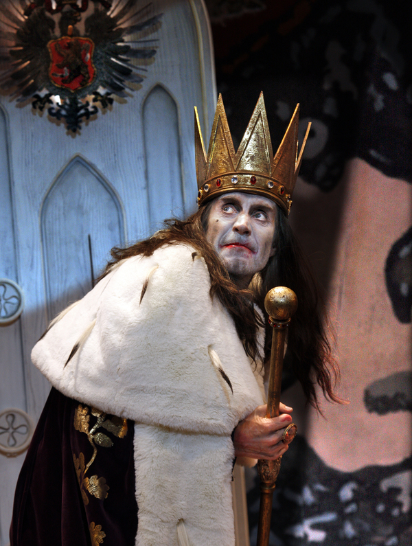 Rhys Ifans as the King Photo
