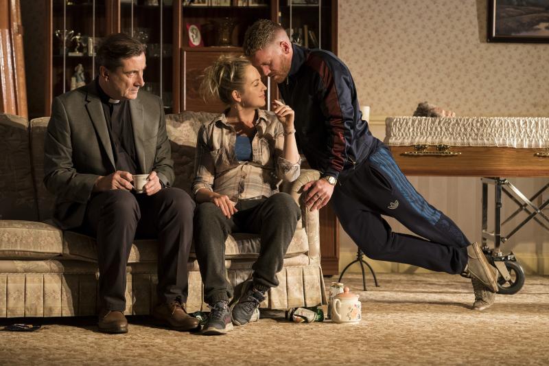 Review: COME ON HOME feels the pulse of Ireland at The Abbey Theatre 