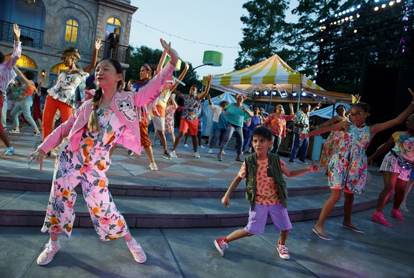 Photo Flash: First Look at Nikki M. James, Shuler Hensley & More in Public Works' TWELFTH NIGHT in the Park! Image