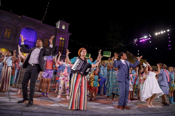 Photo Flash: First Look at Nikki M. James, Shuler Hensley & More in Public Works' TWELFTH NIGHT in the Park! 