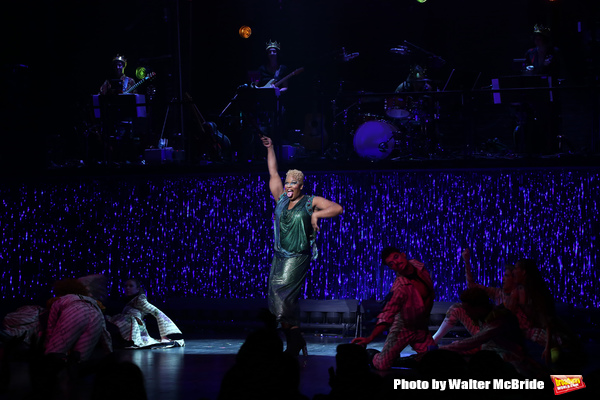 Photo Coverage: The Cast of HEAD OVER HEELS Takes Their Opening Night Bows Image