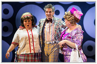 Review: HAIRSPRAY at Starlight Theatre Kansas City Image
