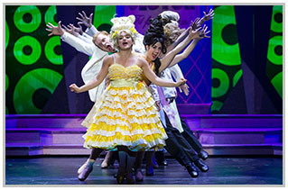 Review: HAIRSPRAY at Starlight Theatre Kansas City Image