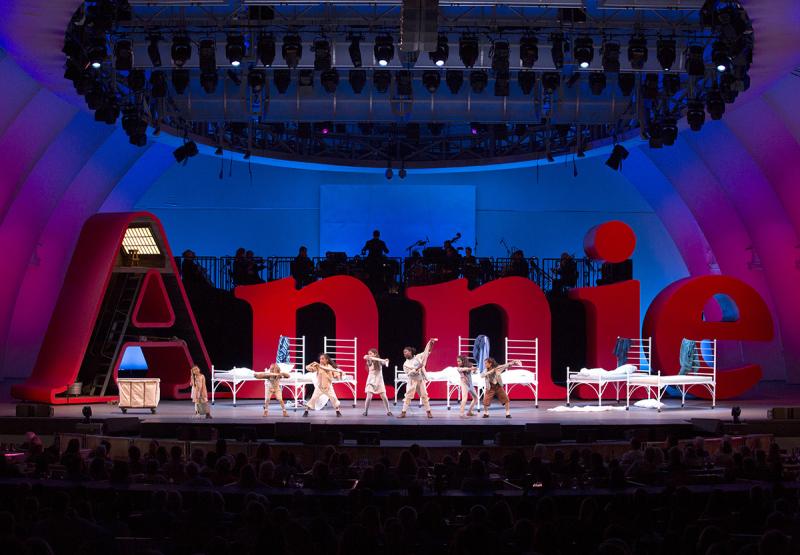 Review: Salonga, Grier, Hilty, Bart & Company Lead Charming Arden-directed ANNIE at the Hollywood Bowl  Image