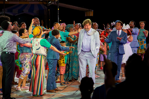 Oskar Eustis and the cast of TWELFTH NIGHT Photo