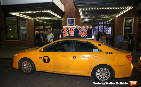 Photo Coverage: The Cast of AVENUE Q Arrives to 15th Anniversary Performance in Style Image