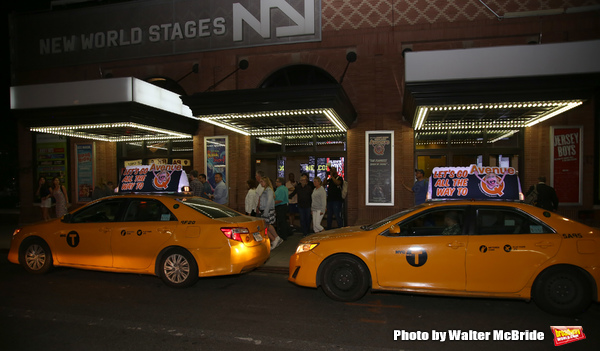 Photo Coverage: The Cast of AVENUE Q Arrives to 15th Anniversary Performance in Style Image