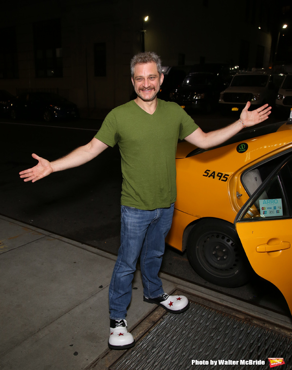 Photo Coverage: The Cast of AVENUE Q Arrives to 15th Anniversary Performance in Style Image