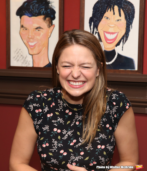Photo Coverage: Supergirl Comes to Sardi's! Melissa Benoist Receives Her Portrait Image