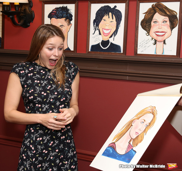 Photo Coverage: Supergirl Comes to Sardi's! Melissa Benoist Receives Her Portrait Image