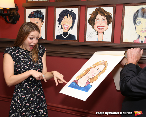 Photo Coverage: Supergirl Comes to Sardi's! Melissa Benoist Receives Her Portrait Image
