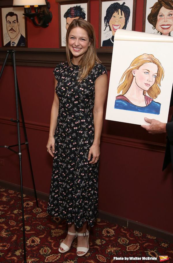 Photo Coverage: Supergirl Comes to Sardi's! Melissa Benoist Receives Her Portrait Image