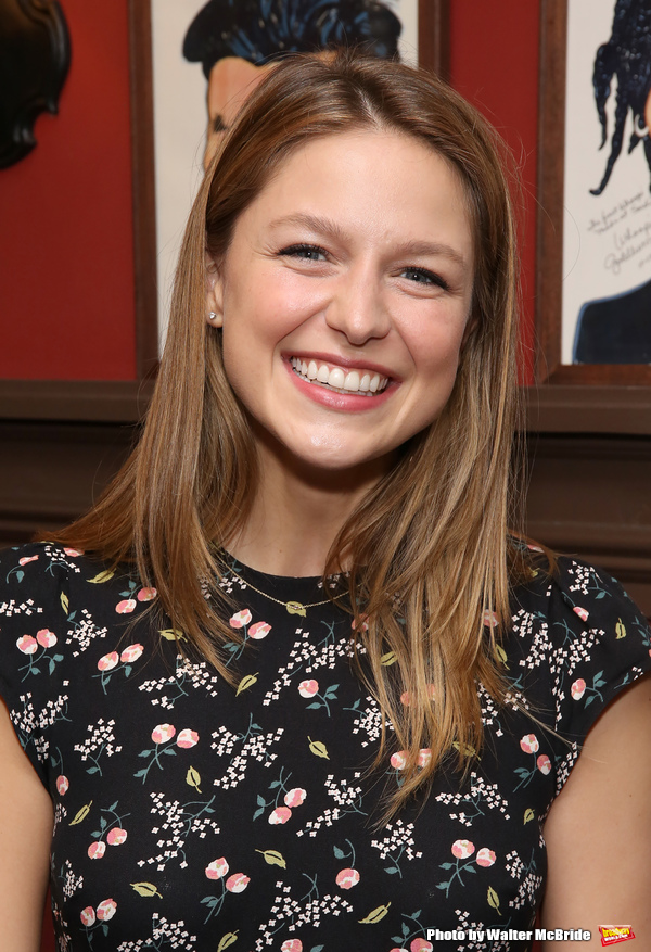 Photo Coverage: Supergirl Comes to Sardi's! Melissa Benoist Receives Her Portrait Image