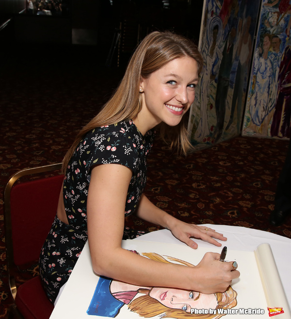 Photo Coverage: Supergirl Comes to Sardi's! Melissa Benoist Receives Her Portrait Image