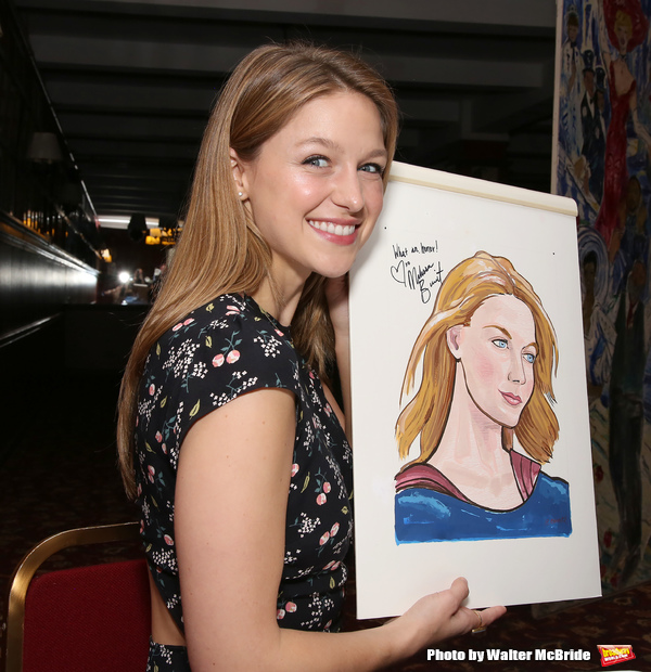Photo Coverage: Supergirl Comes to Sardi's! Melissa Benoist Receives Her Portrait Image