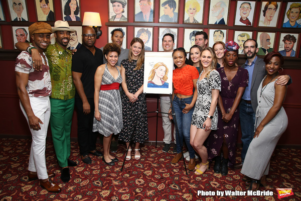 Photo Coverage: Supergirl Comes to Sardi's! Melissa Benoist Receives Her Portrait Image