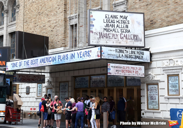 Broadway Theatre Marquee unveiling for Kenneth Lonergan's acclaimed memory play 'The  Photo