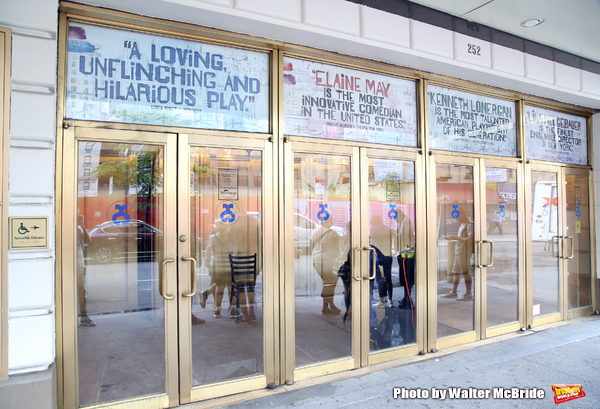 Broadway Theatre Marquee unveiling for Kenneth Lonergan's acclaimed memory play 'The  Photo