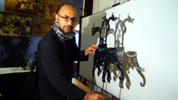 Hamid Rahmanian with shadow puppet Photo