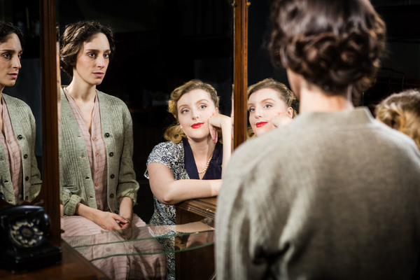 Photo Flash: TimeLine Theatre Company Presents A SHAYNA MAIDEL Image