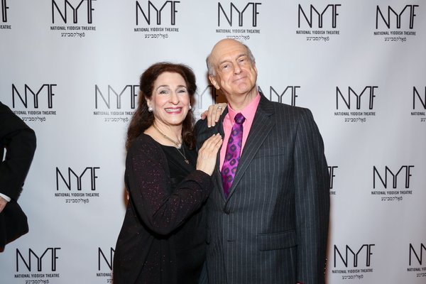 Photo Flash: Bernadette Peters, Mandy Patinkin, Bebe Neuwirth and More Attend Yiddish FIDDLER ON THE ROOF Image