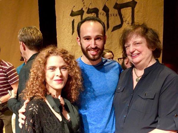 Photo Flash: Bernadette Peters, Mandy Patinkin, Bebe Neuwirth and More Attend Yiddish FIDDLER ON THE ROOF Image