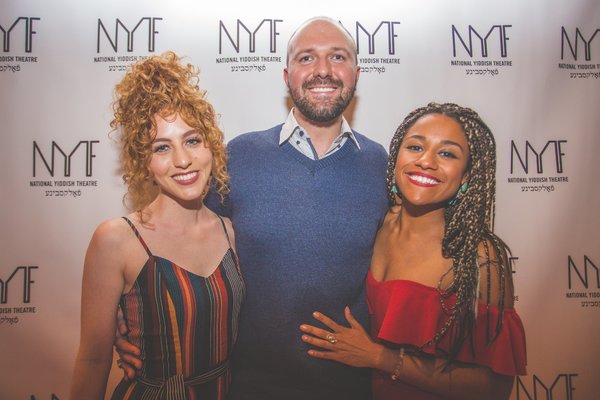 Photo Flash: Bernadette Peters, Mandy Patinkin, Bebe Neuwirth and More Attend Yiddish FIDDLER ON THE ROOF Image