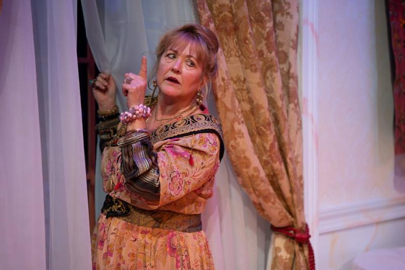 Review: BLITHE SPIRIT at Kansas City Actors Theatre 