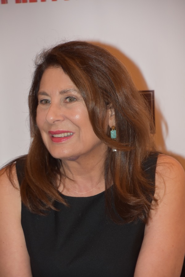 Photo Coverage: The Cast of PRETTY WOMAN Celebrates Window Opening at Henri Bendel Image