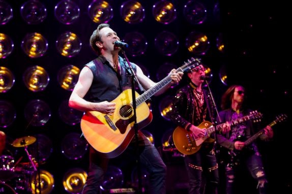Brief 8/14: Read the Reviews For GETTIN' THE BAND BACK TOGETHER, and More! Image