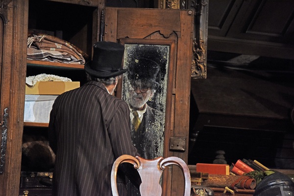 Photo Flash: Get a First Look at THE PRICE starring David Suchet at Theatre Royal Bath Image