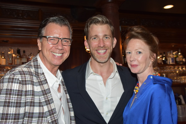 Photo Coverage: Benjamin Eakeley Returns to 54 Below  Image