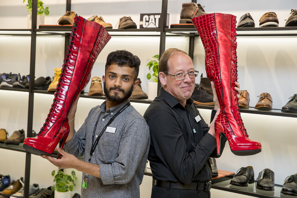 Photo Flash: The Famous KINKY BOOTS Themselves Strut Into Wolverhampton Ahead of October Opening Image