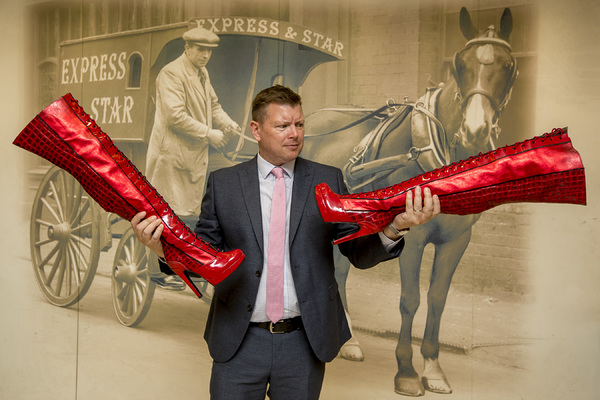 Photo Flash: The Famous KINKY BOOTS Themselves Strut Into Wolverhampton Ahead of October Opening Image