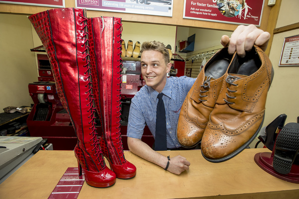 Photo Flash: The Famous KINKY BOOTS Themselves Strut Into Wolverhampton Ahead of October Opening Image