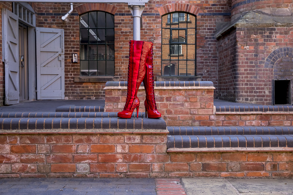 Photo Flash: The Famous KINKY BOOTS Themselves Strut Into Wolverhampton Ahead of October Opening Image