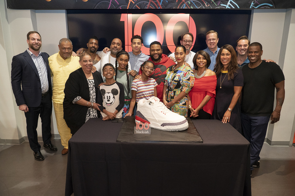 PATRICK MORAN (PRESIDENT, ABC STUDIOS), LAURENCE FISHBURNE, HELEN SUGLAND (EXECUTIVE  Photo