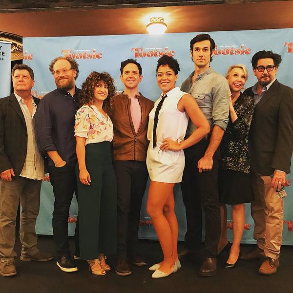 Photo Flash: The Cast And Creative Of TOOTSIE Pose For The Press In Chicago Image