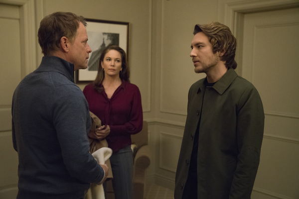 Photo Coverage: First Look at Diane Lane and Greg Kinnear on Season Six of HOUSE OF CARDS  Image