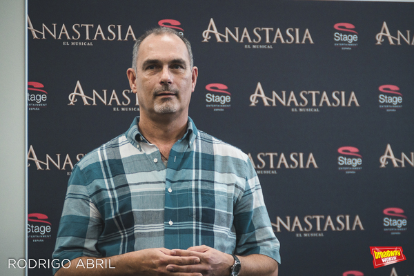 Photo Flash: Inside Rehearsals for European Premiere of ANASTASIA Image