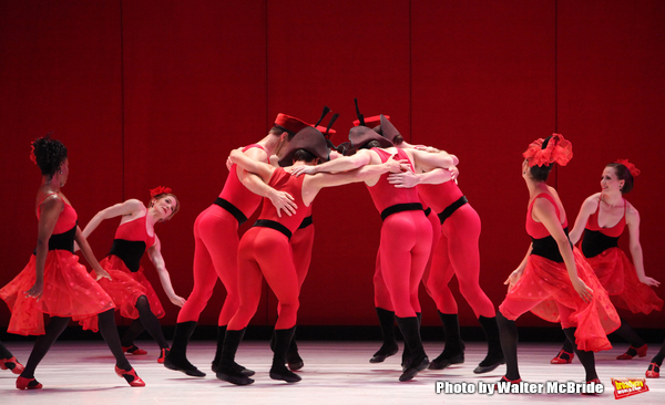 Paul Taylor Dance Company performs at The 58th Annual Capezio Dance Award honoring Ar Photo