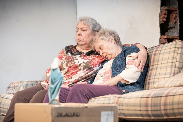 Photo Flash: First Look at THE HUMANS at Hampstead Theatre Image