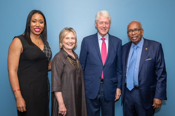 Photo Flash: President and Hillary Clinton Attend LITTLE ROCK Image