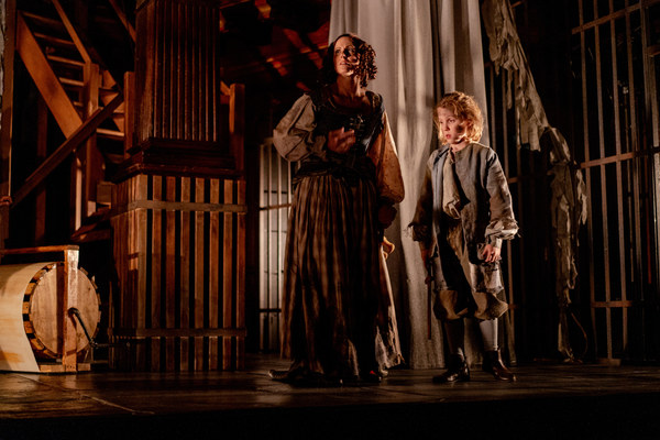 Review Roundup: Folger's Restoration-Era MACBETH Image