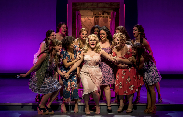 Photo Flash: First Look at Paramount Theatre's LEGALLY BLONDE Image