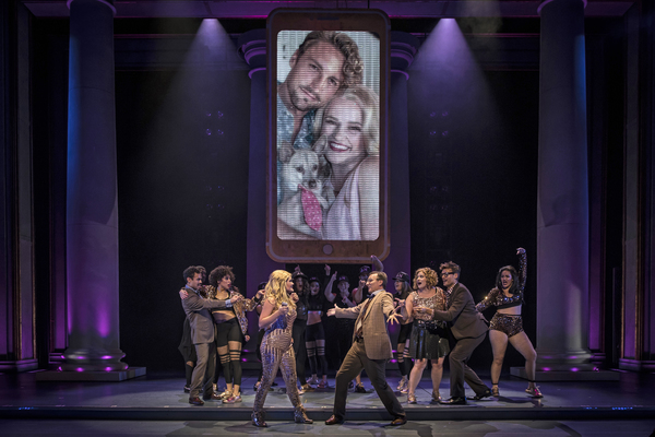 Photo Flash: First Look at Paramount Theatre's LEGALLY BLONDE Image