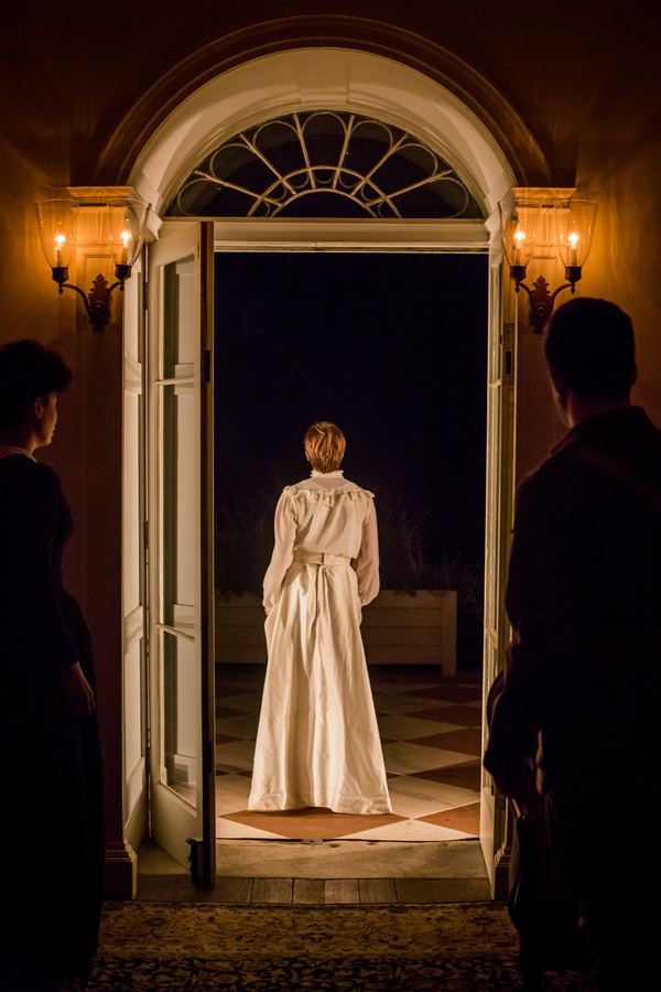 Photo Flash: Philadelphia Theatre Presents MARY ROSE at Woodlands Cemetery Image