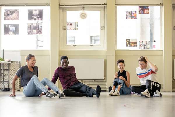 Photo Flash: Inside Rehearsal For A MIDSUMMER NIGHT'S DREAM at Sheffield Theatres 