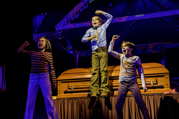 Photo Flash: FUN HOME at San Diego Repertory Theatre Image